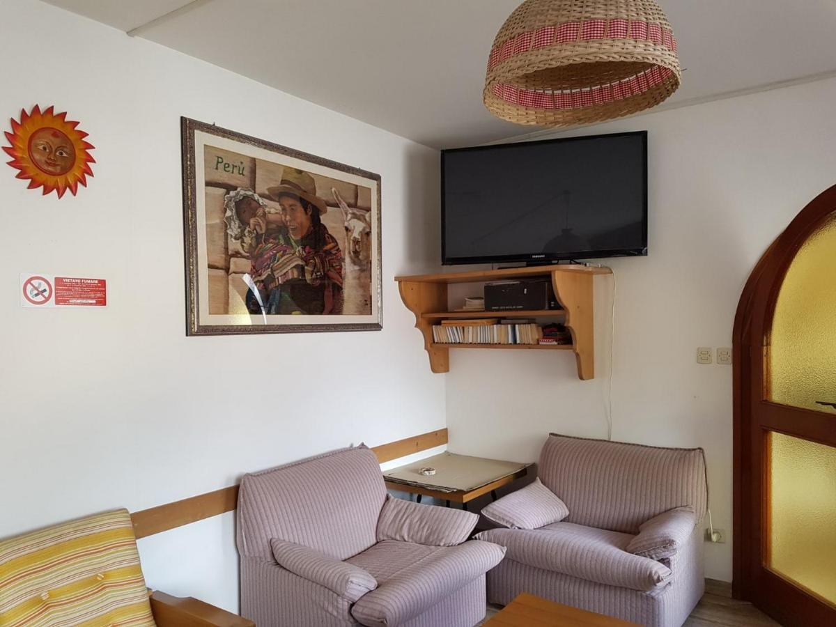 Albergo Posta Colle Santa Lucia Exterior foto